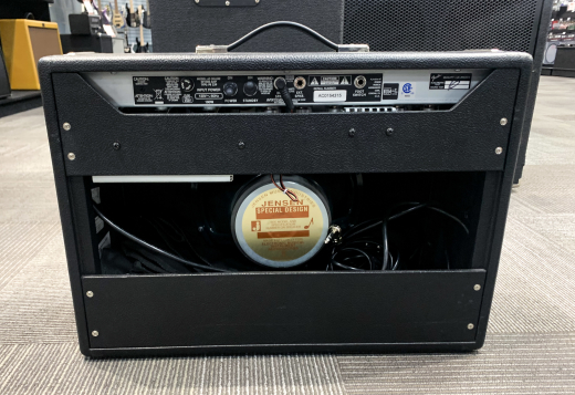 Fender - '65 Deluxe Reverb 2